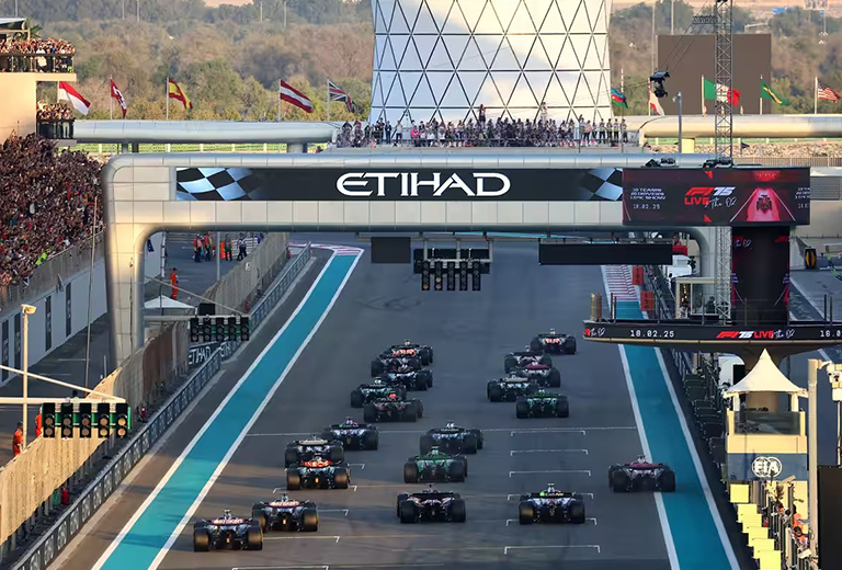 F1賽道狂熱．阿布達比盛典7日~哈里發塔124層樓、法拉利樂園、八星皇宮自助餐