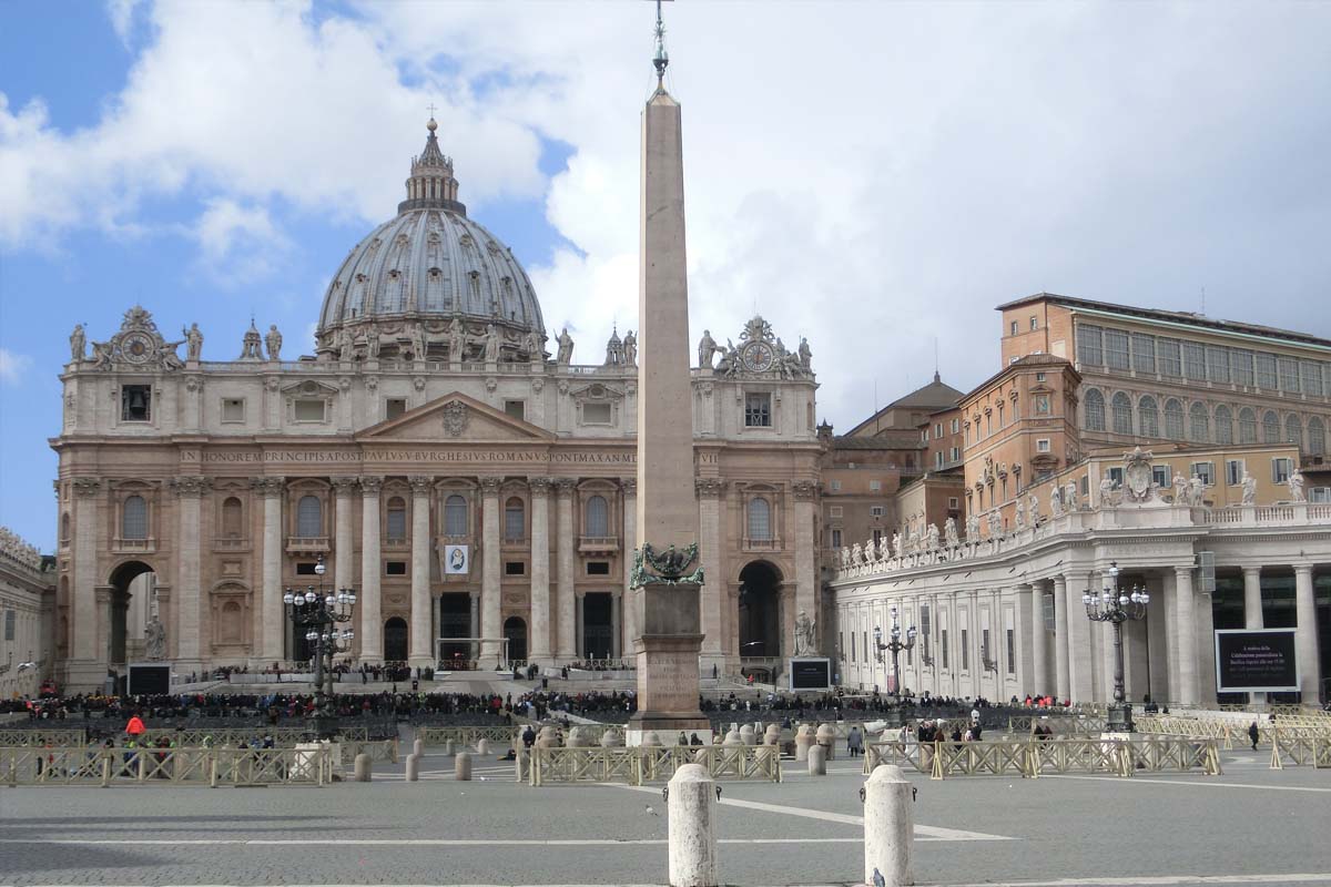 愛在義起－最美湖區～+絕美山城祕境-吃喝義式巷弄美食-時尚OUTLET美饌美景之旅10天
