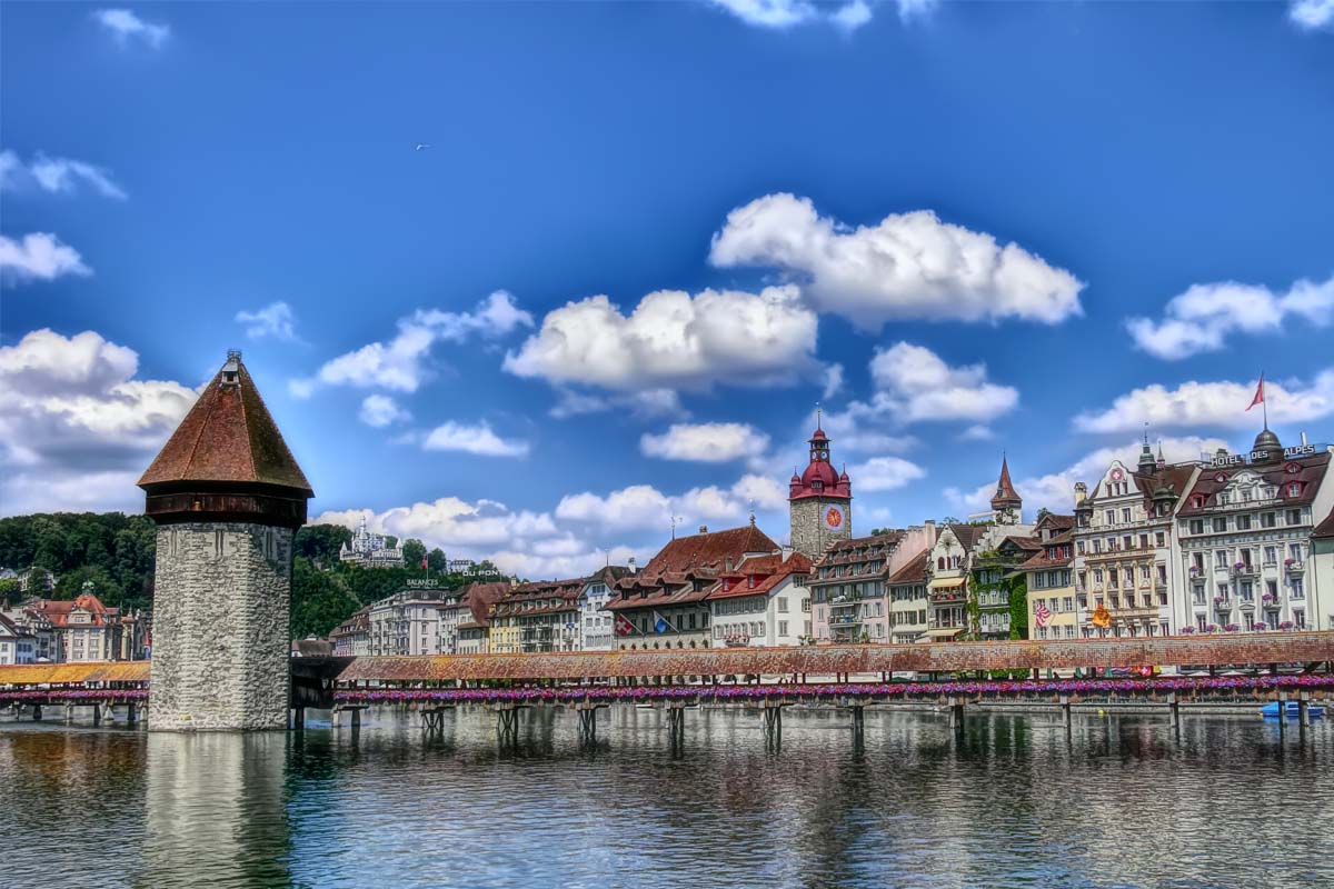 【GOOD GO】瑞士8天 少女白朗雙峰奇緣.黃金景觀列車.雙饗山城湖區