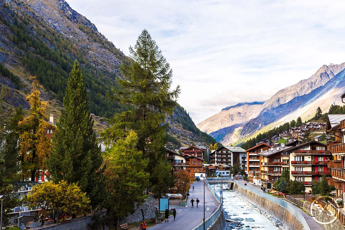 德瑞.科技高鐵.精采絕倫.三重奏專案 13天~三大名峰+三大湖區遊船+三大皇宮古堡+三大景觀主題火車