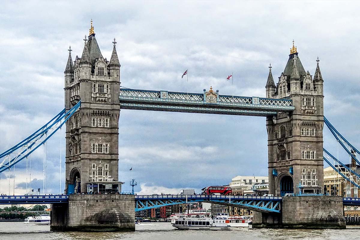 情迷英倫．雙城漫遊~高地鐵道．醇香威士忌．經典四湖遊船X愛丁堡．倫敦13天